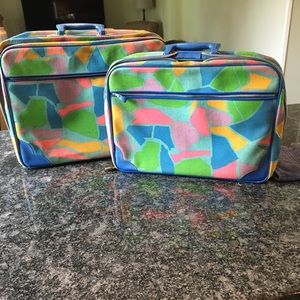Penguin traveler mod suitcase set.  2  suitcases